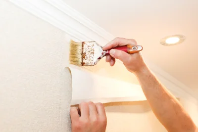 Pose de papier peint à Camburat — revêtements muraux et toiles de verre